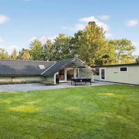 4 Bedroom Stunning In *