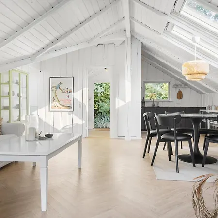 4 Bedroom Stunning In * Tisvildeleje