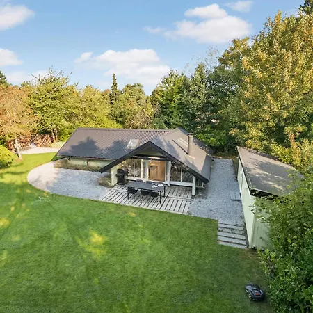 Holiday home 4 Bedroom Stunning In Tisvildeleje