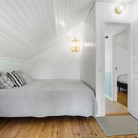 4 Bedroom Stunning In Tisvildeleje